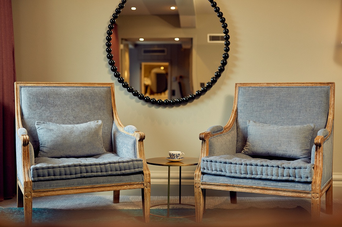 Innenansicht des Wohnbereiches der Cozy Suite des Pulitzer Amsterdam Hotels